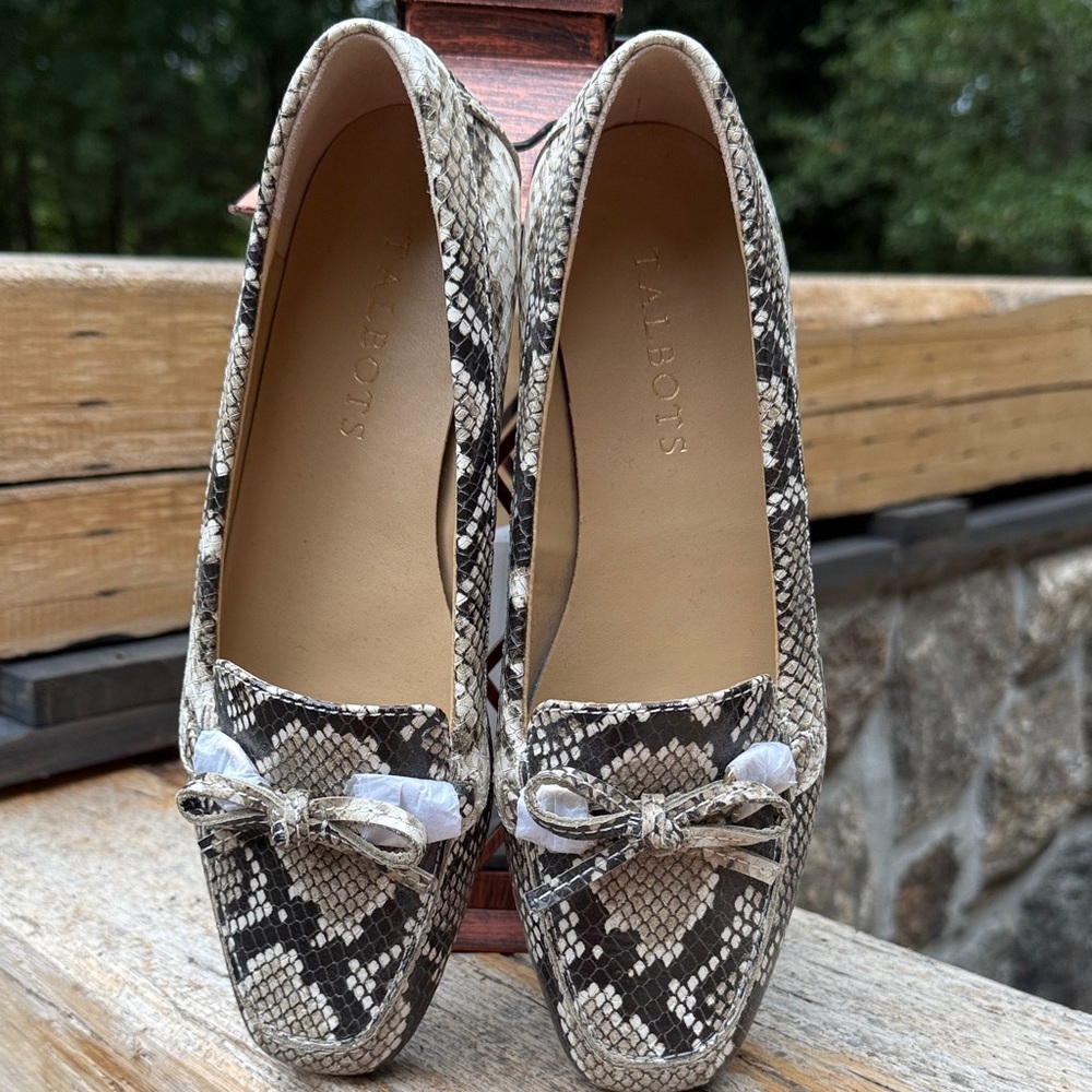Talbots Black and Cream Snakeskin Flats